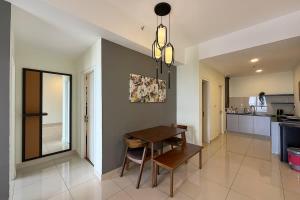 Chic 2BR Family Stay Near Jonker St