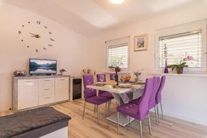 Zala House with Jacuzzi & Garden - Happy Rentals