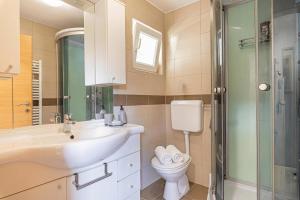 Zala House with Jacuzzi & Garden - Happy Rentals