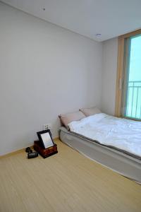 강릉 사천진 해변의 아파트