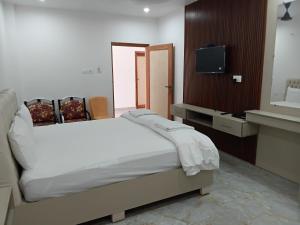 Grand Sangeetham Inn