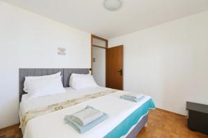 Renovated Beachfront Apartment - Zadar - Privlaka