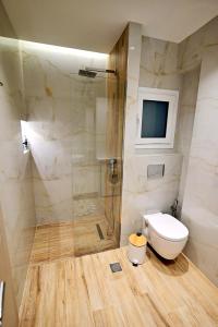 Alley Marina Suite - Newly Renovated Home near Marina, Old Town, Sea