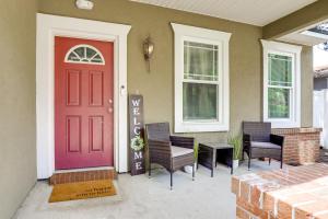 2 Mi to Dtwn! Jacksonville Escape w Private Yard