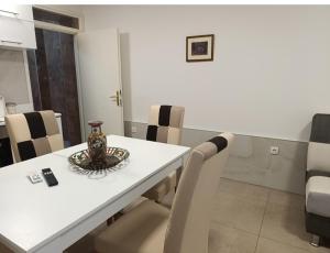 Little bay Corner apartment