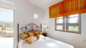 Epidavros Villas - Elia Garden Retreat with Shared Pool