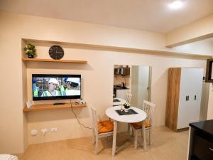The 3 Sissys Condo