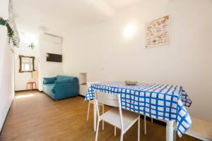 JOIVY Brand New 1-Bedroom Flat with Balcony next to the Bay of Silence