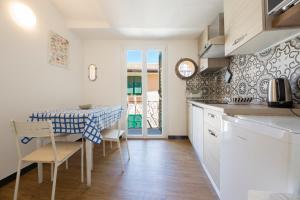 JOIVY Brand New 1-Bedroom Flat with Balcony next to the Bay of Silence