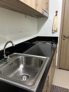 Affordable Cozy Place Walking distance to Mall of Asia and near Airport