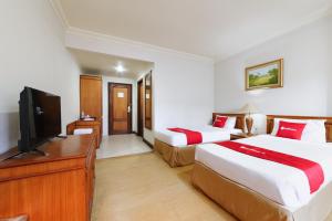 RedDoorz Hotel Budi near Palembang Indah Mall