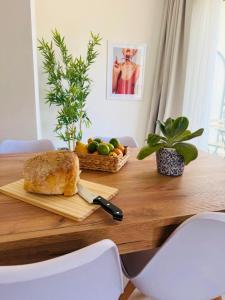 3 KJ One Bedroom Apartment in the Village Centre