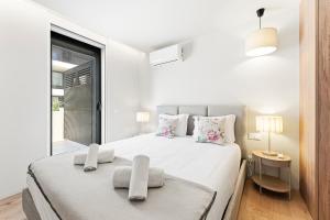 GuestReady - Beachfront retreat with pools