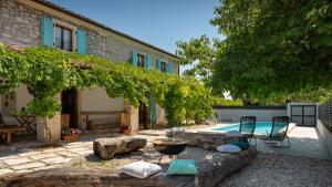 Old House Grota by Villas Guide