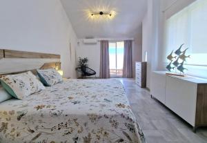 Mala Mía Seaviews Apartamento familiar con piscina, parking y terraza en Fuengirola