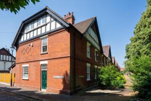 Finest Retreats - House on The Green