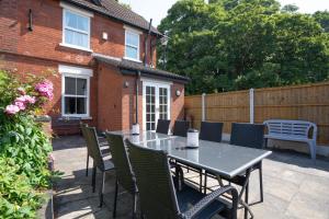 Finest Retreats - House on The Green