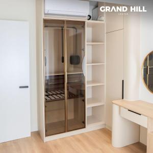 Grand Hill Center