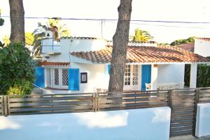 Superb Seafront Villa