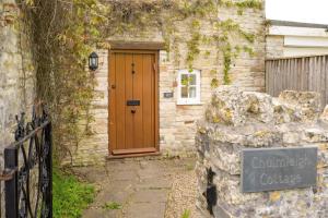 17th Century Home Hot Tub Garden & Parking