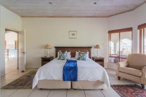 Barton Dove near Hermanus Pool Hot Tub