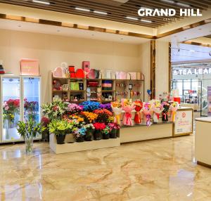 Grand Hill Center