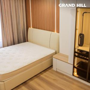 Grand Hill Center