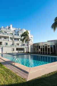 Oliva Nova-Amplio apartamento con gran terraza