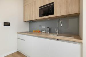 Comfortable Studio with Balcony & SPA Zone by Noclegi Renters