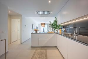 Luxury 2BD in Calanova Mijas with garage & pool