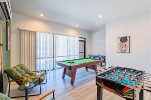Westgate Oasis Pool Gym WD Steps to Stadium