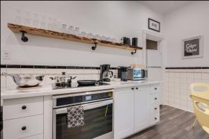 Casa Sherbourne Hotel - Modern Suite Sleeps 7