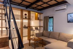 Tropical Loft Private Balcony in Heart of Canggu
