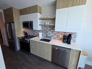 HFX Penthouse 1 BR 6 appliances and huge patio