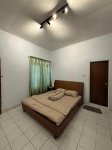 NEW 3BR Villa Golden Spring with Netflix 8 Guest! by Betah Banget
