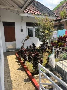 NEW 3BR Villa Golden Spring with Netflix 8 Guest! by Betah Banget