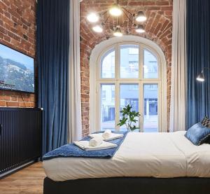 Urban-Glam City Centre Studio with a Gym and Terrace