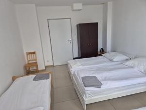 Hostel Wólka Kosowska z prywatnymi łazienkami