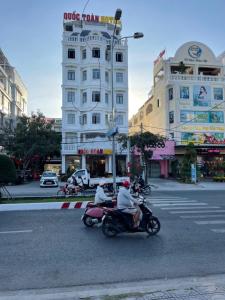 Khách sạn Quốc Toàn