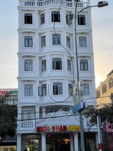 Khách sạn Quốc Toàn