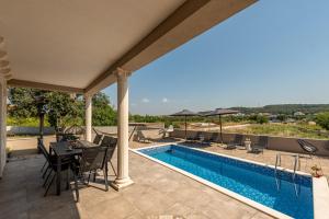 Holiday Home Solea with pool