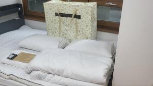 2-2508 #Gangnam Stn, 5-min #Yeoksam Stn, 3-min #OTT #Concierge Gangnam Managed