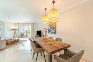 Beautiful And Bright Beach Home