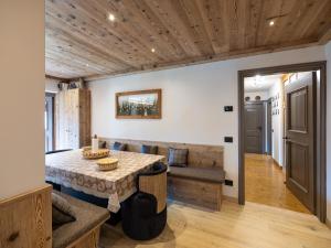 Casa Cosulich, elegant with furnished patio and dolomites View