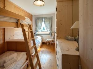 Casa Cosulich, elegant with furnished patio and dolomites View