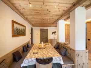 Casa Cosulich, elegant with furnished patio and dolomites View