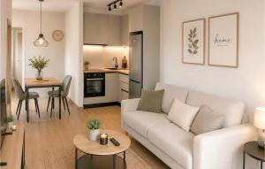 Pet Friendly Apartment In Rogoznica With Wifi