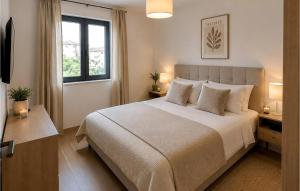 Pet Friendly Apartment In Rogoznica With Wifi