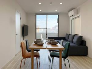 b hotel Lafort honkawa - New 2BR Apt 5 min Walk to Peace Park Sleeps 6