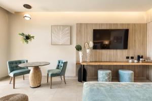 Serenade Caribe Club - Family Beach Resort
